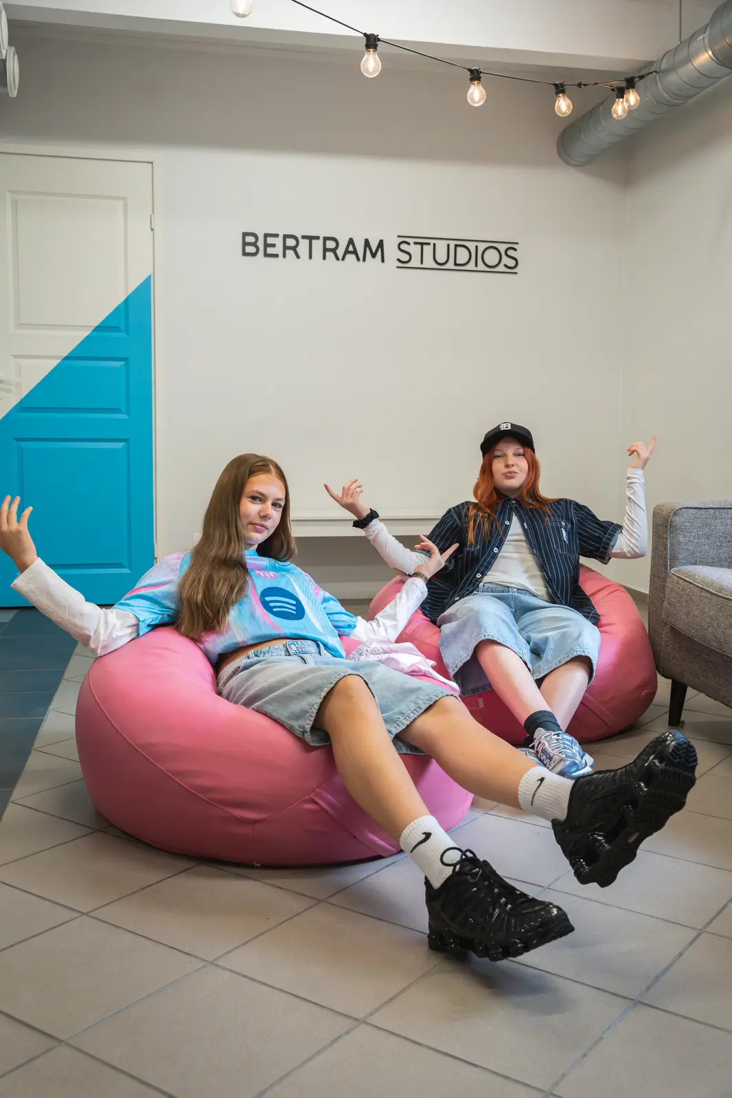 Bertram Studios seinalogo, päris tantsustuudio Tartus