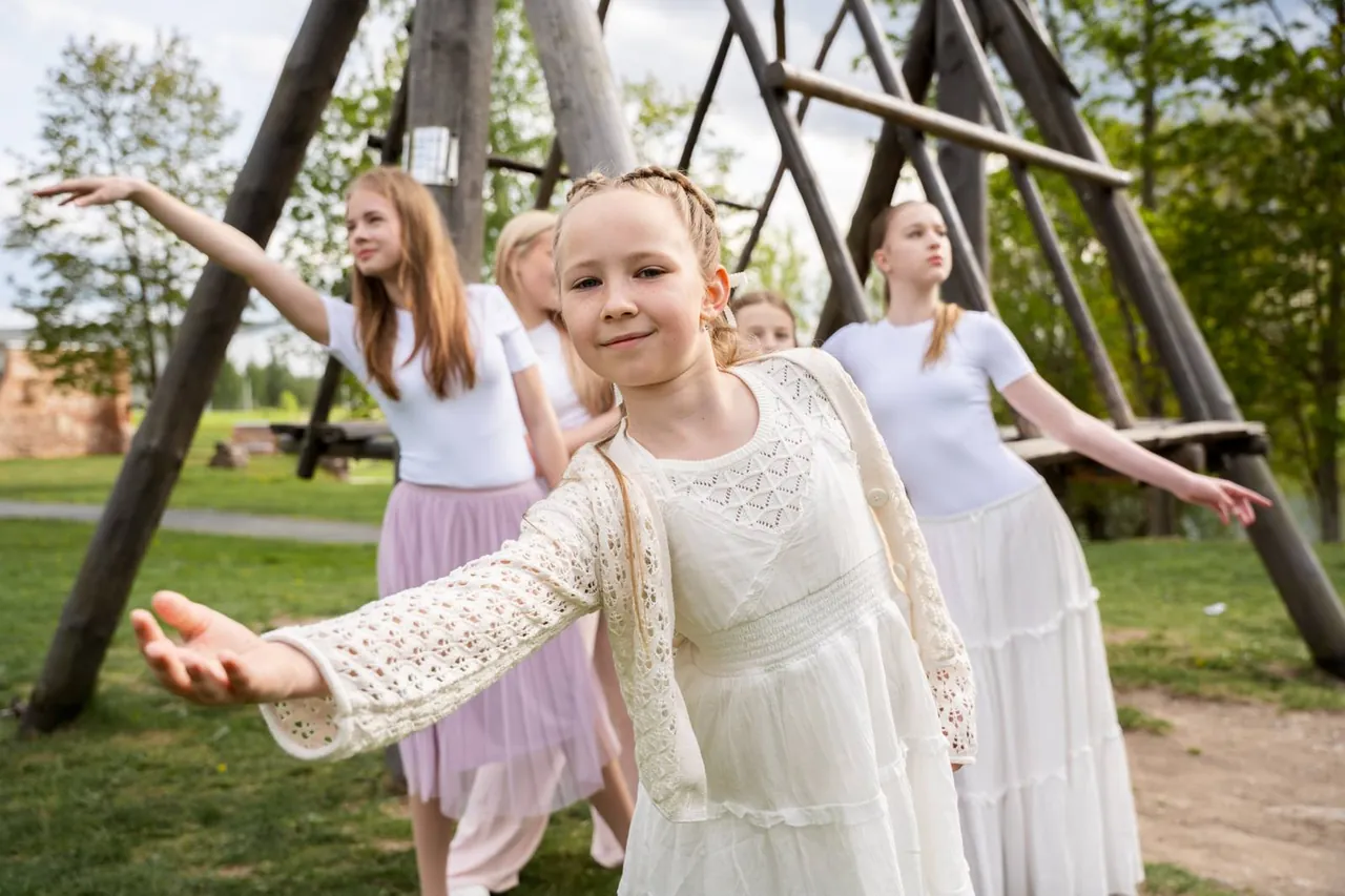 Lyrical tants pargis, liikumine järgib laulu emotsiooni